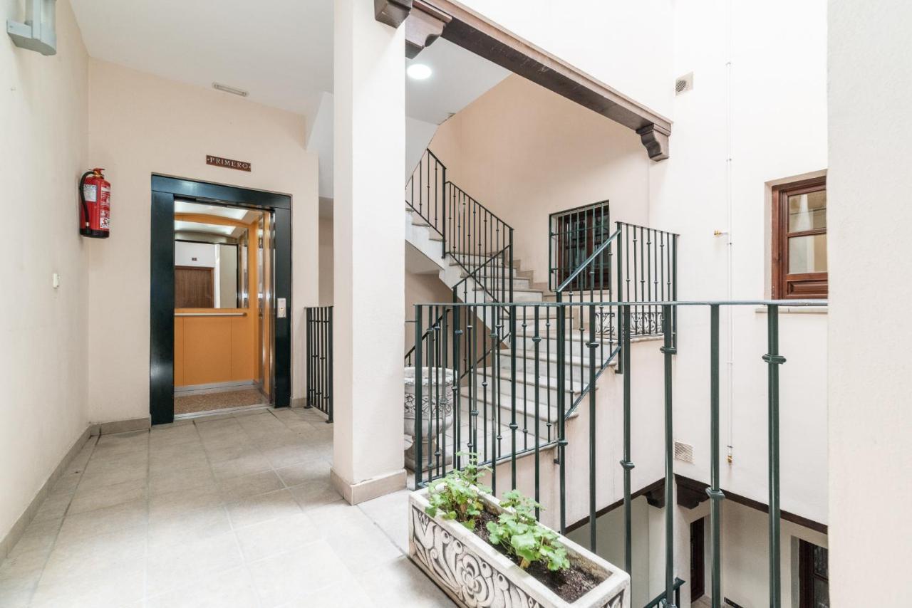 Moderno Apartamento Centro De Granada 2 Luaran gambar