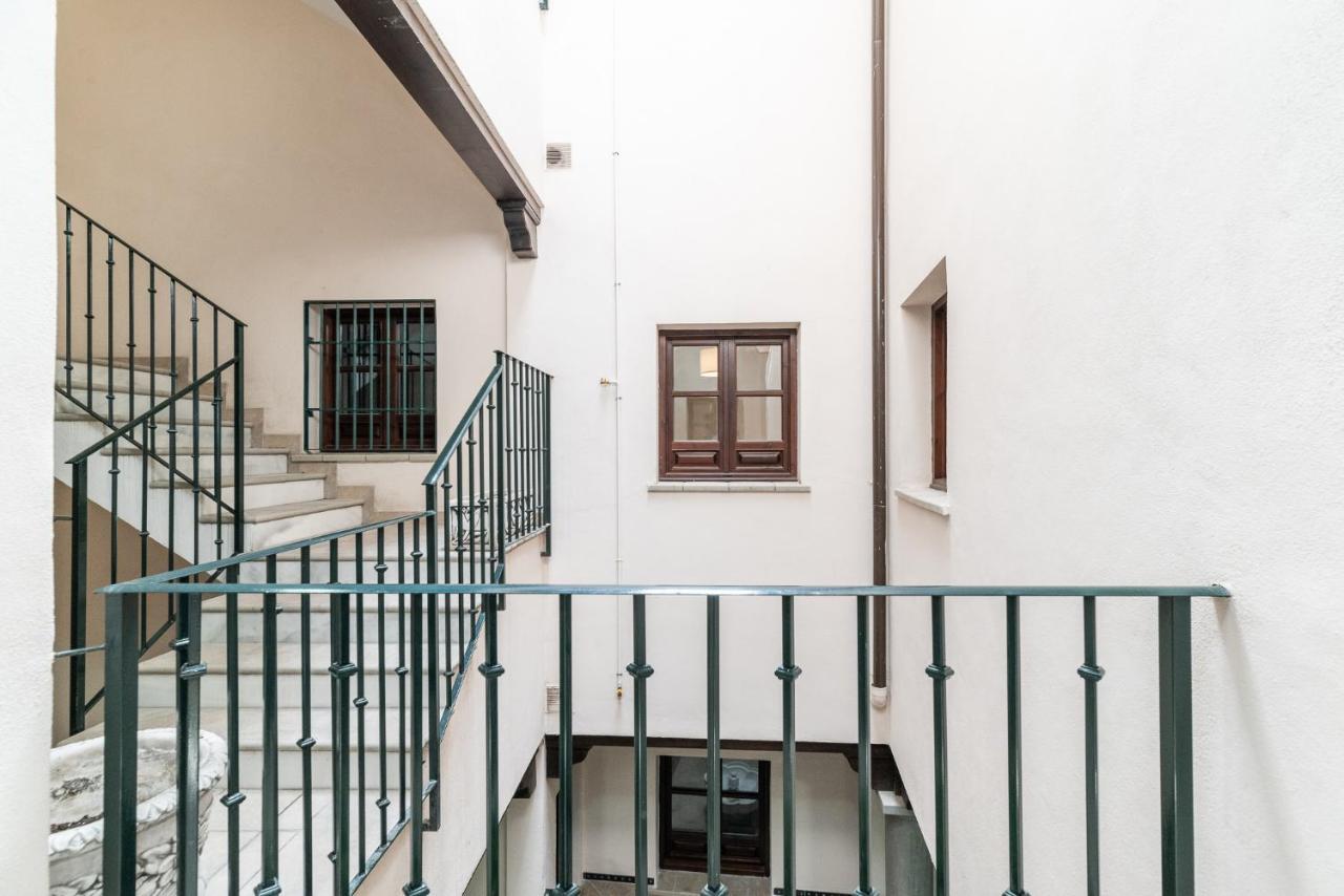 Moderno Apartamento Centro De Granada 2 Luaran gambar